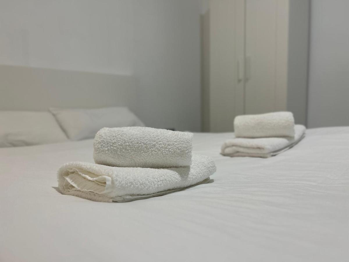 Hostel Ramon Lujan 91 Madryt Zewnętrze zdjęcie