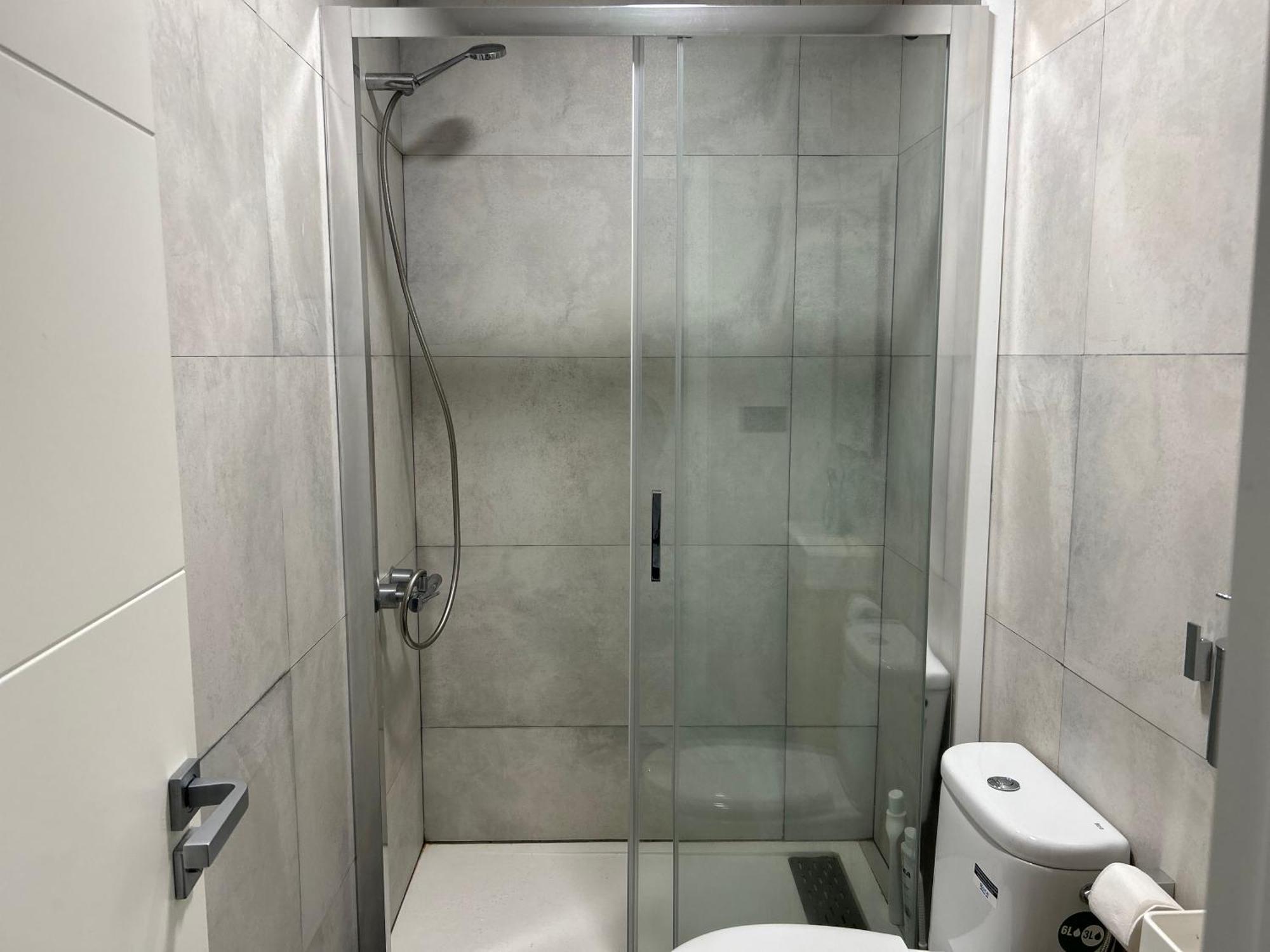 Hostel Ramon Lujan 91 Madryt Zewnętrze zdjęcie